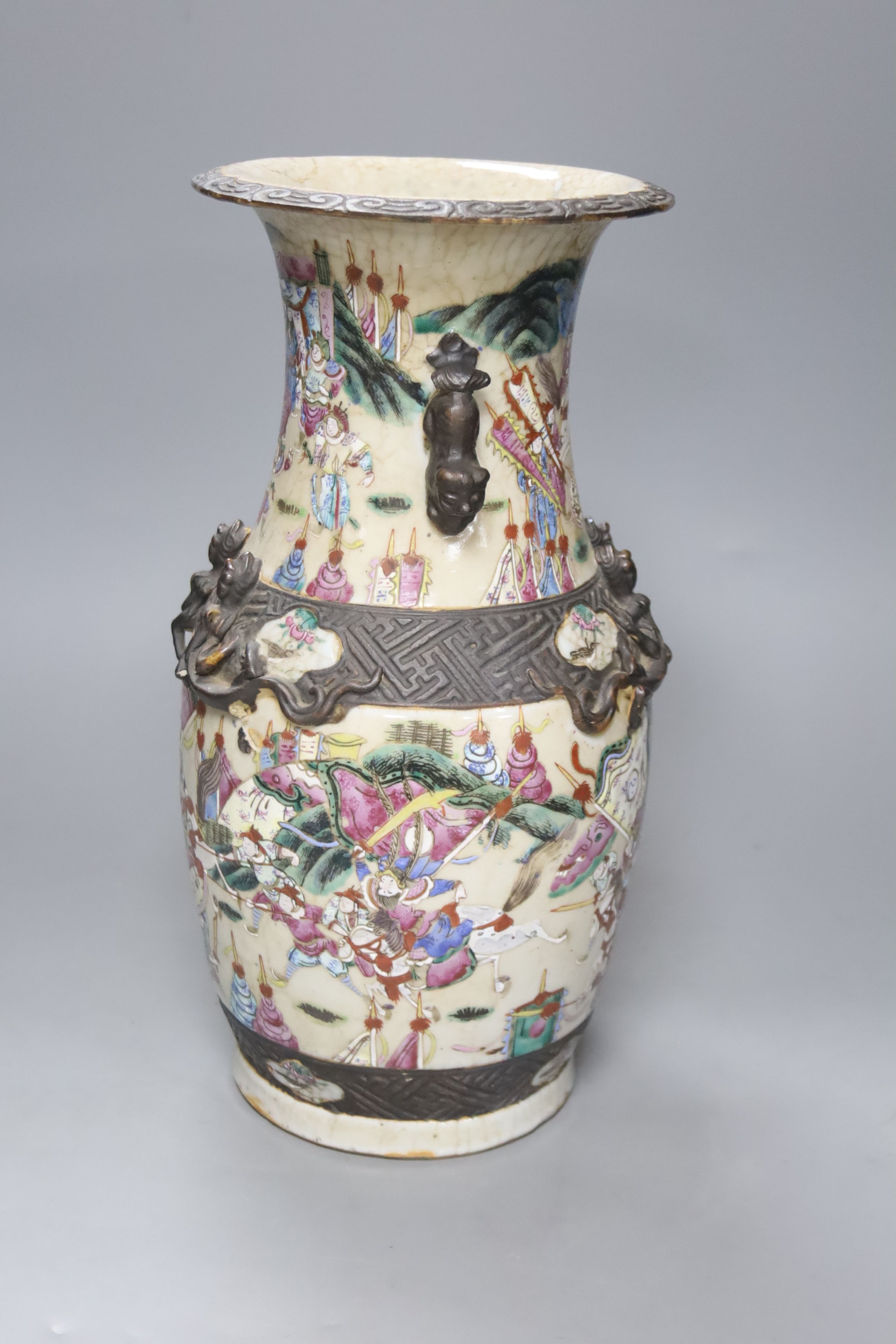 A Chinese famille rose crackle glaze vase, early 20th century